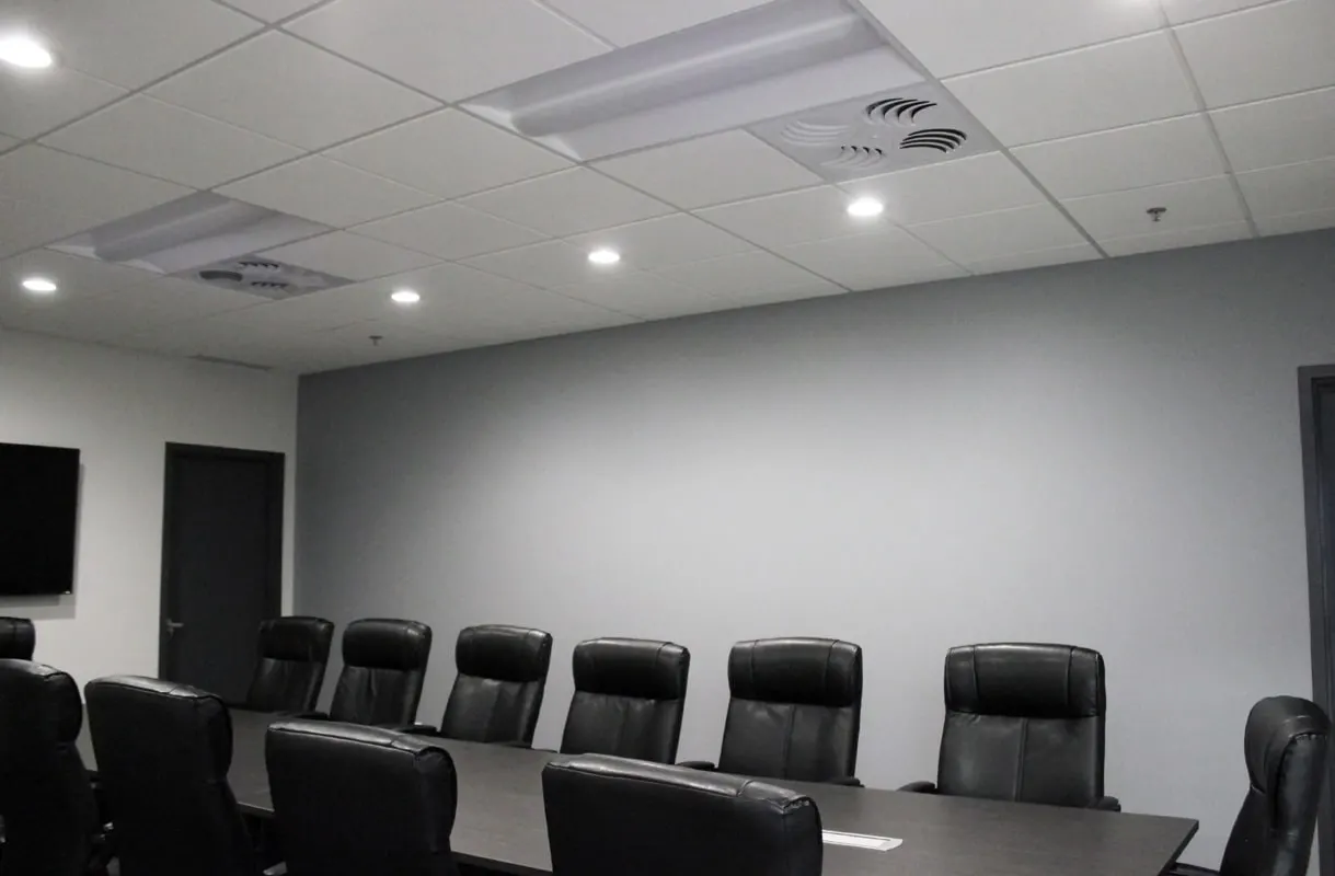 PLAY-S adjustable diffuser installed in a conference room - New QAT Offices