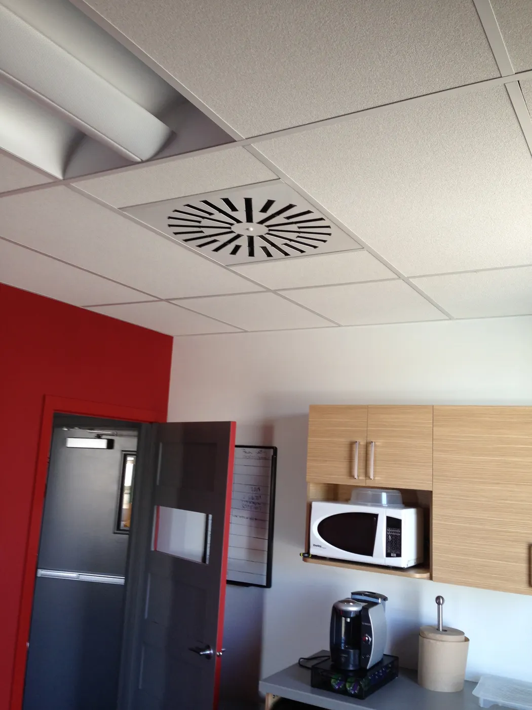 AXO-S Supplying Air in a Cafeteria